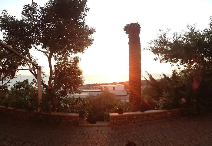 Alojamento de Acomodação e Pequeno-almoço A Casa Di Laura Amantea